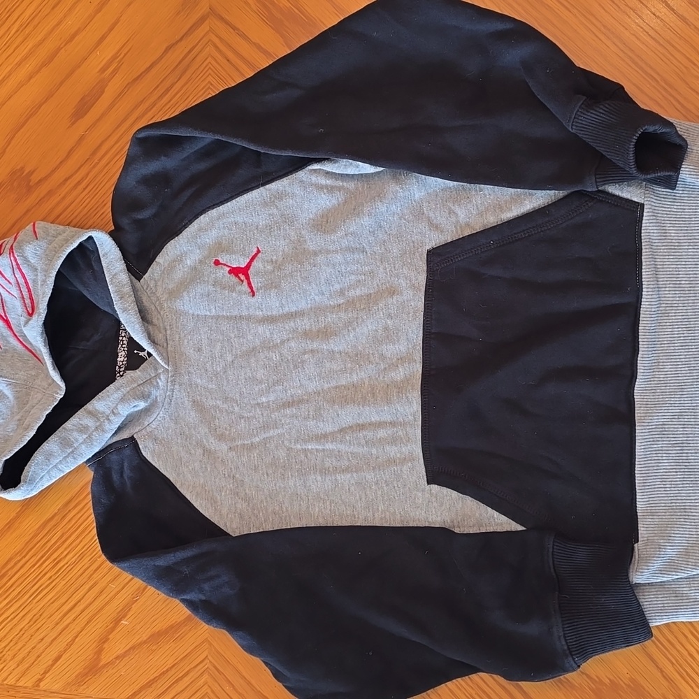 Air Jordan sweatshirt hoodie size large kids